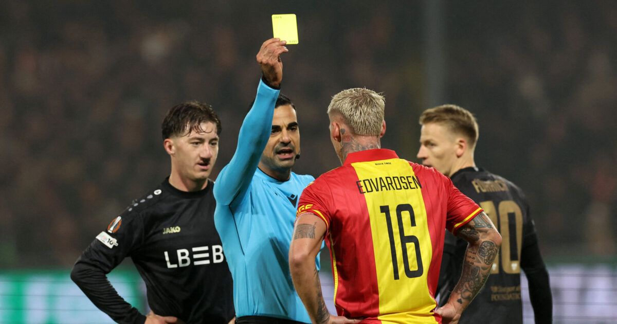 Sneijder raser: Det er mobning Foto: Peter Lous/REUTERS