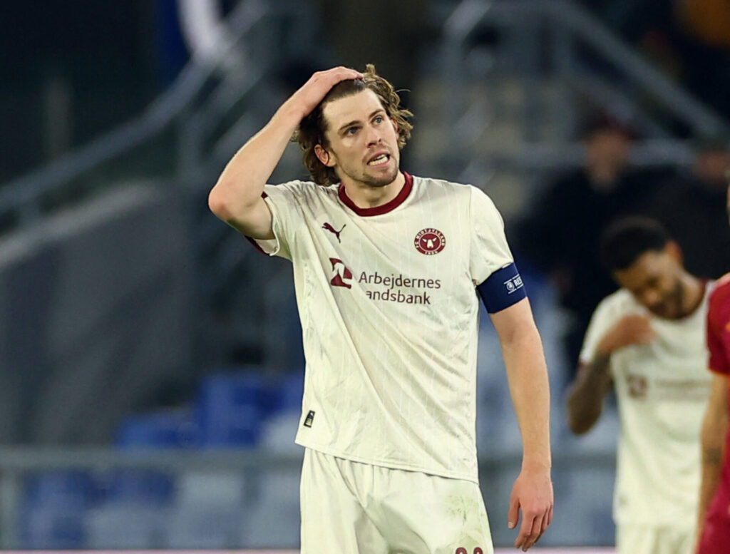 MAds Bech Sørensen kører hånden gennem håret efter en FC Midtjylland-kamp