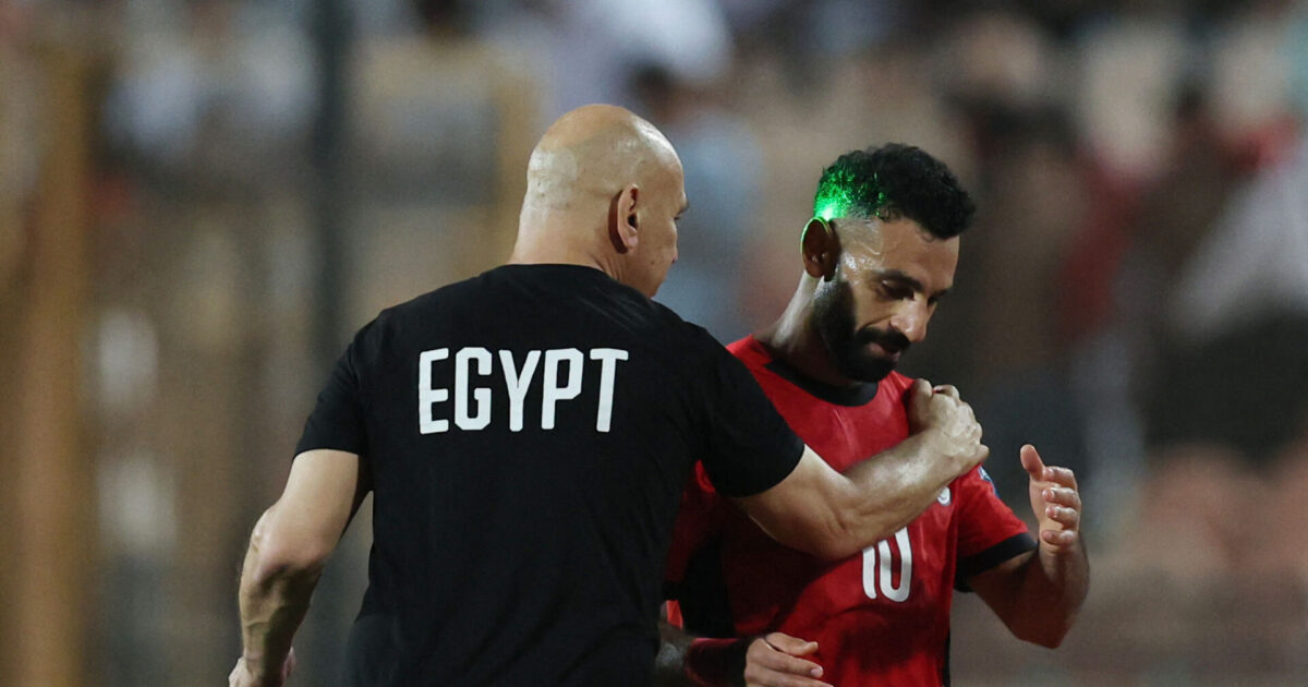 Håndsrækning til Liverpool: Salah sidder over for Egypten Foto: Ritzau Scanpix/REUTERS
