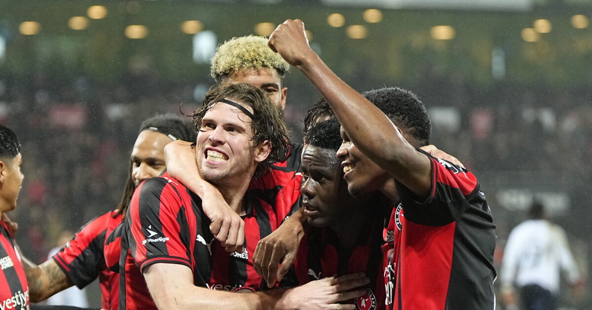 Skuffet FCM-anfører: Ikke gode nok i første halvleg Superligakampen mellem FC Midtjylland og AGF på MCH Arena i Herning mandag den 3. november 2025.