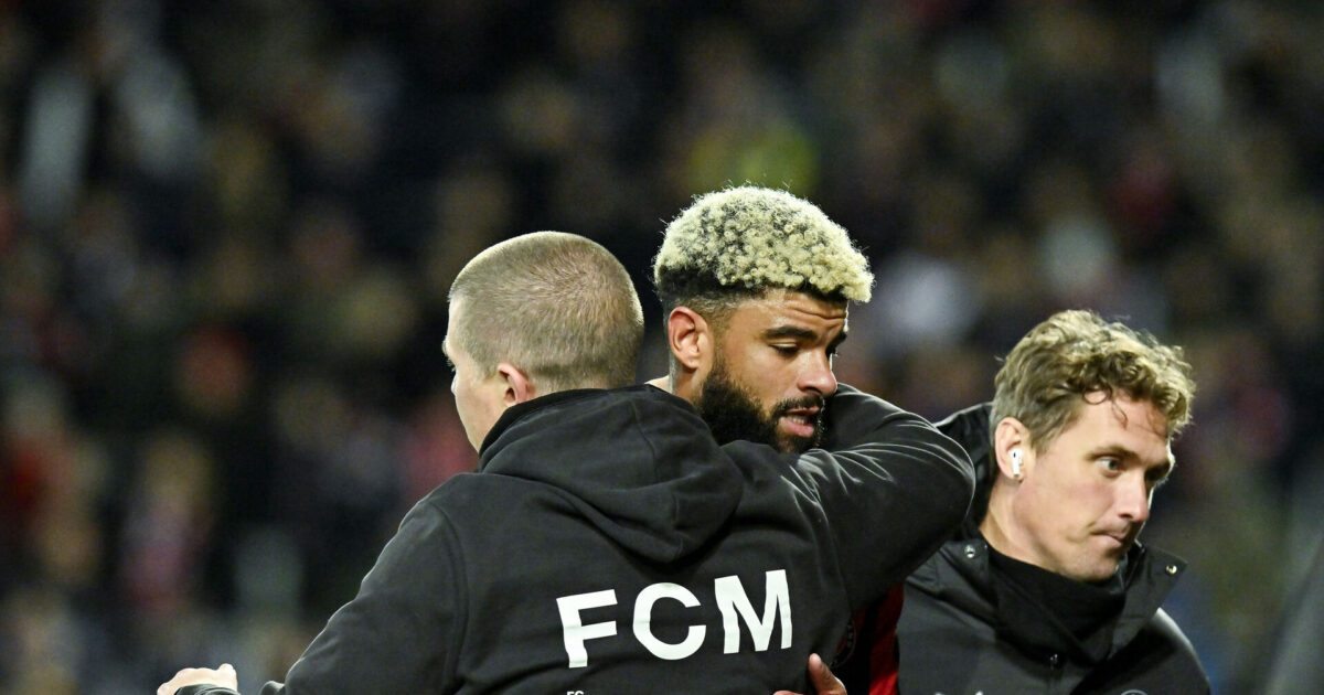 Gav Billing en krammer: Er det ikke lidt sjovt? Foto: Ernst van Norde/Ritzau Scanpix