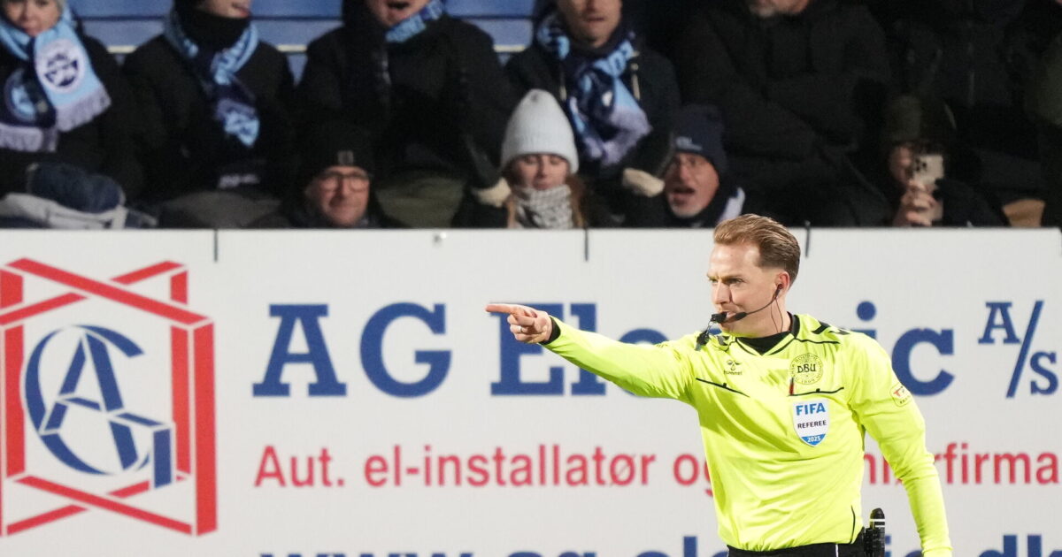 Kontroversielle kendelser: Mikkel Redder forklarer Foto: Claus Fisker/Ritzau Scanpix