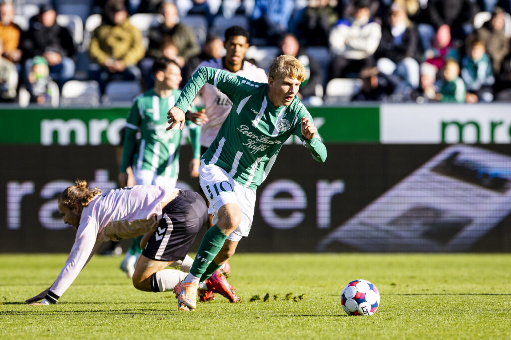 Thomas Jørgensen på bolden mod OB.