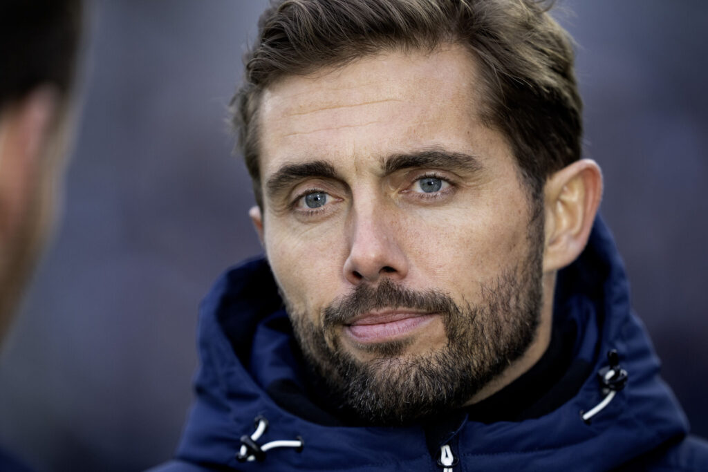 Jacob Poulsen på sidelinjen mod FCK