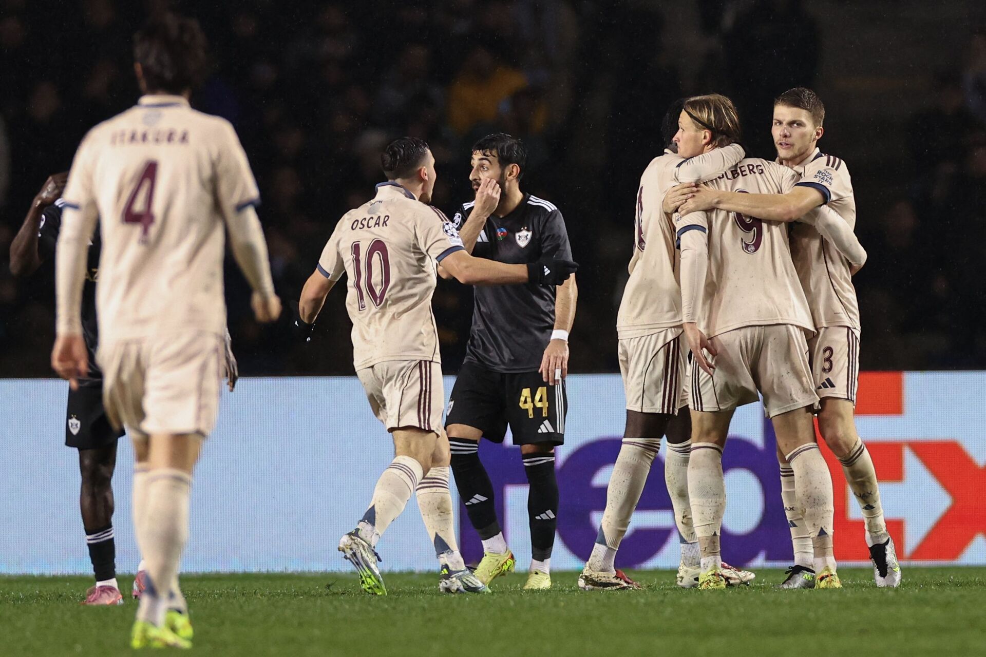 To danskere på tavlen i vild CL-sejr foto