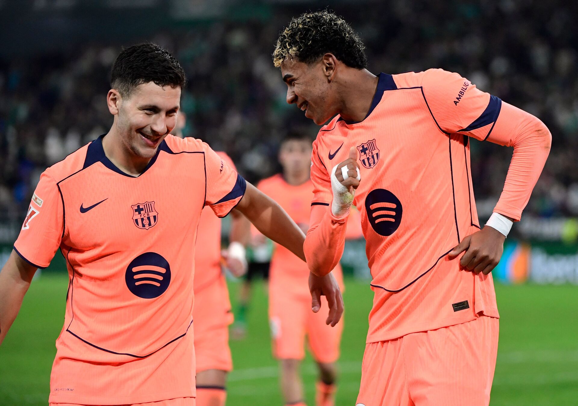 Hattrick og Roony-kasse: Barca tryner Betis trods chokstart foto