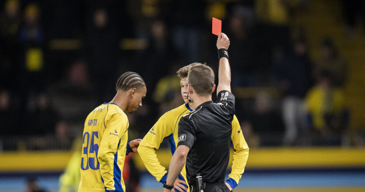 Trods VAR-tjek: Aldrig tvivl om Narteys udvisning Foto: Sebastian Elias Uth/Ritzau Scanpix