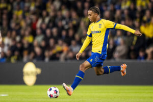 Noah Nartey i aktion for Brøndby mod OB.