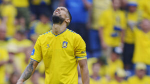 Ohi Omoijuanfo ærgrer sig efter en chance mod AGF.