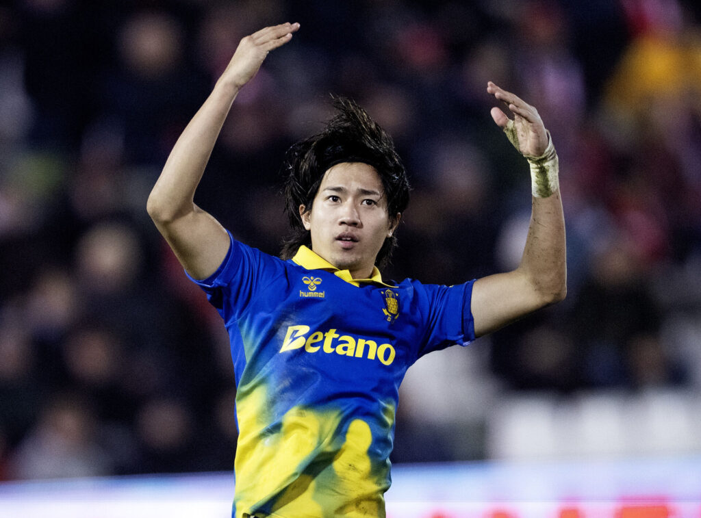 Fukuda slår ud med armene