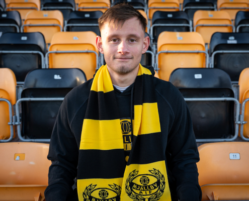 Áki Samuelsen præsenteret i Mjällby.