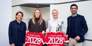 Pernille Harder og Magdalena Eriksson side om side med Bayern-trøjer med påskriften 2028.