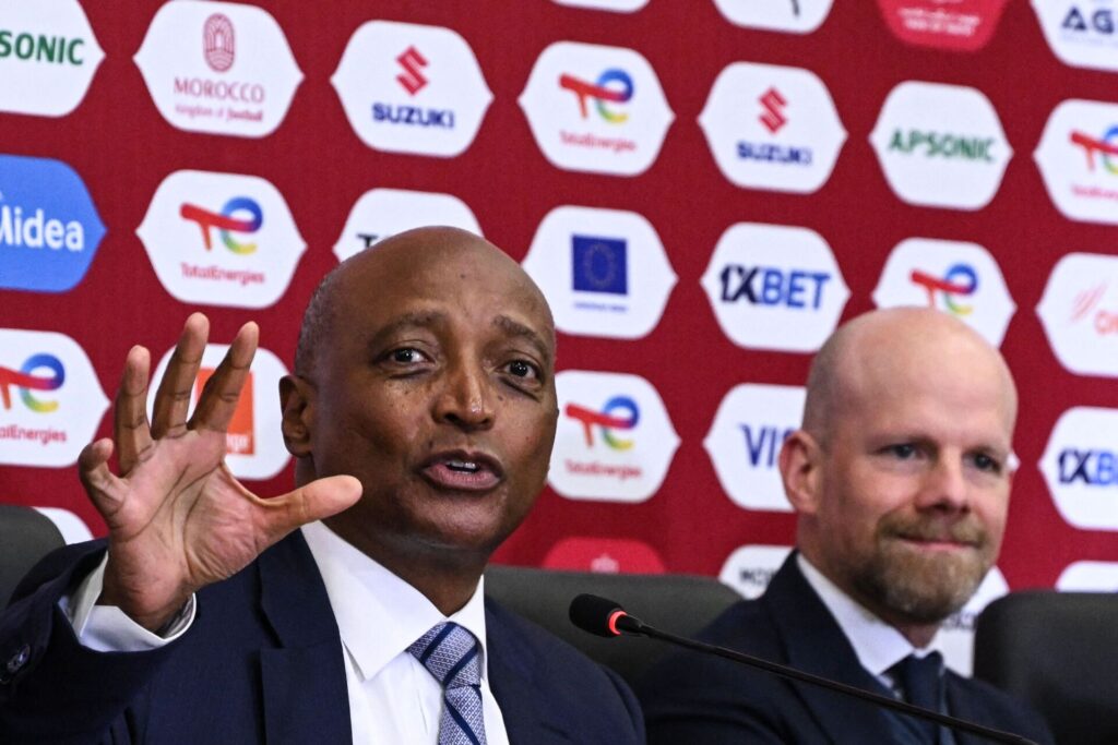 Patrice Motsepe på et pressemøde