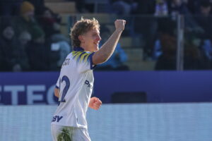 Oliver Sørensen fejrer en scoring for Parma