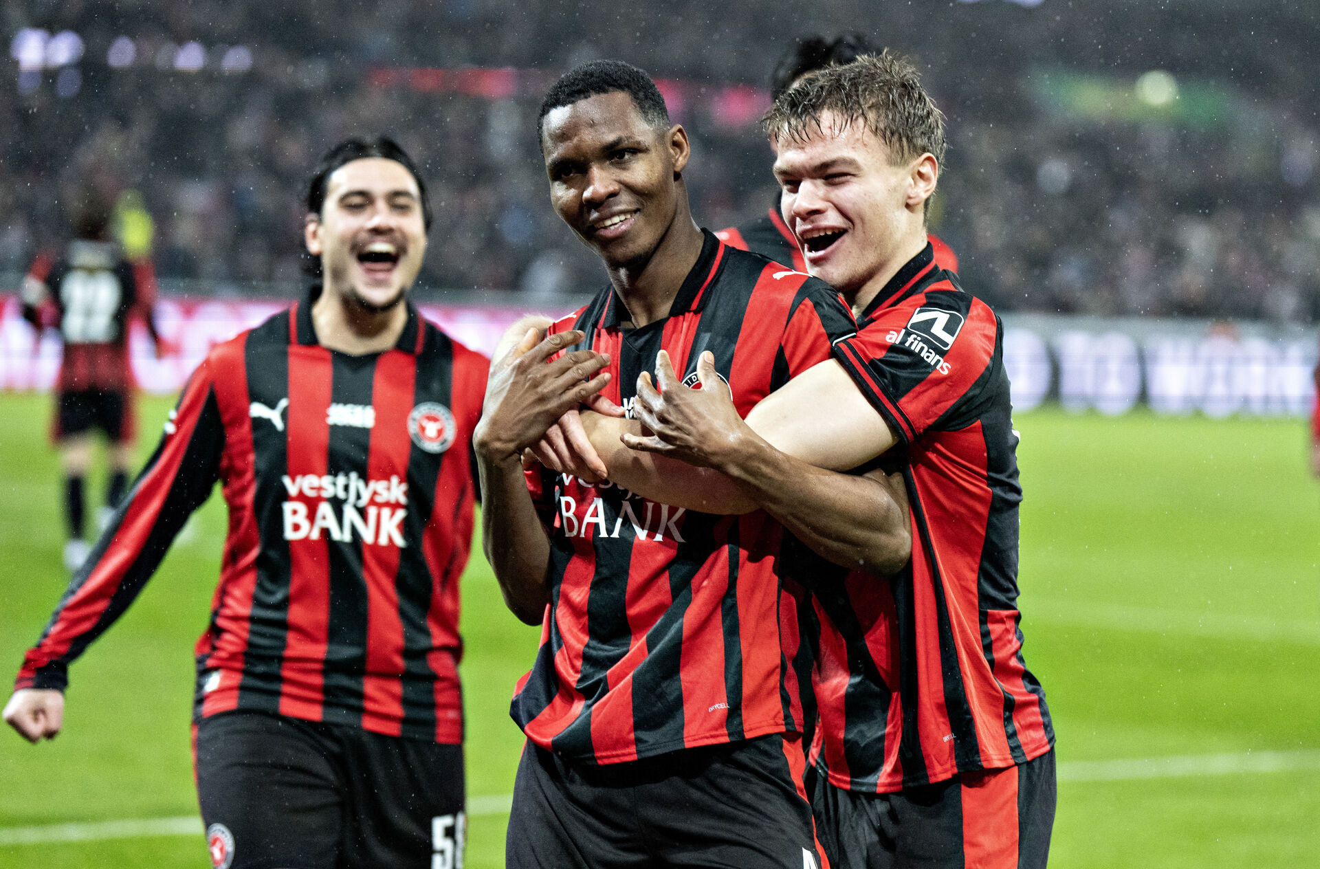 Topklub jagter lovende stopper – så meget vil FCM have for ham foto