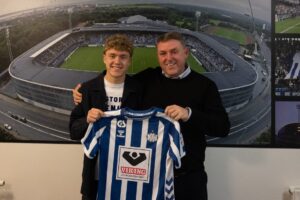 Jonas Heinze skriver under på ny kontrakt med EfB