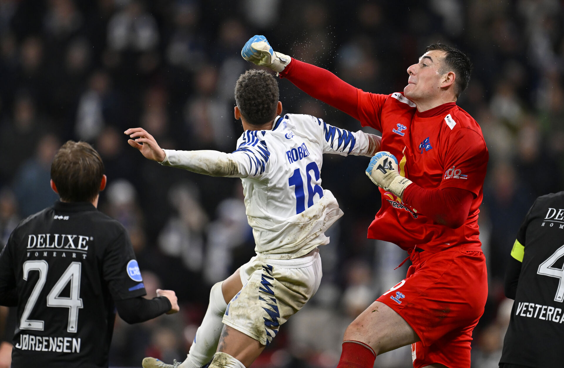 Eksklusivt: Superligaen jagter Divisions-stjerne foto