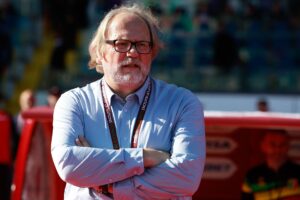 Tom Saintfiet med armene krydset