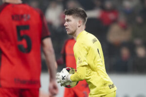 Mattias Lamhauge med bolden i hænderne under en kamp for FC Fredericia.