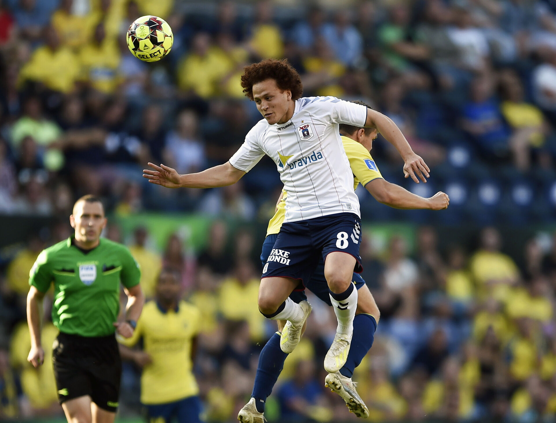 Amini venter og venter: Stadig meget fodbold i mig foto