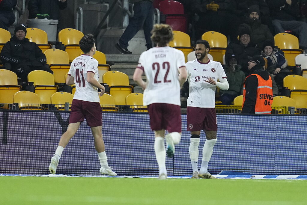Junior Brumado, Mikel Gogorza og Mads Bech. Oddset Pokalen kvartfinalen mellem FC Nordsjælland og FC Midtjylland i Farum søndag den 14. december 2025.