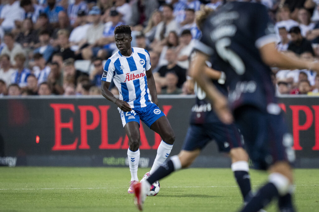 Bojang med OB-trøje på i kamp mod AGF