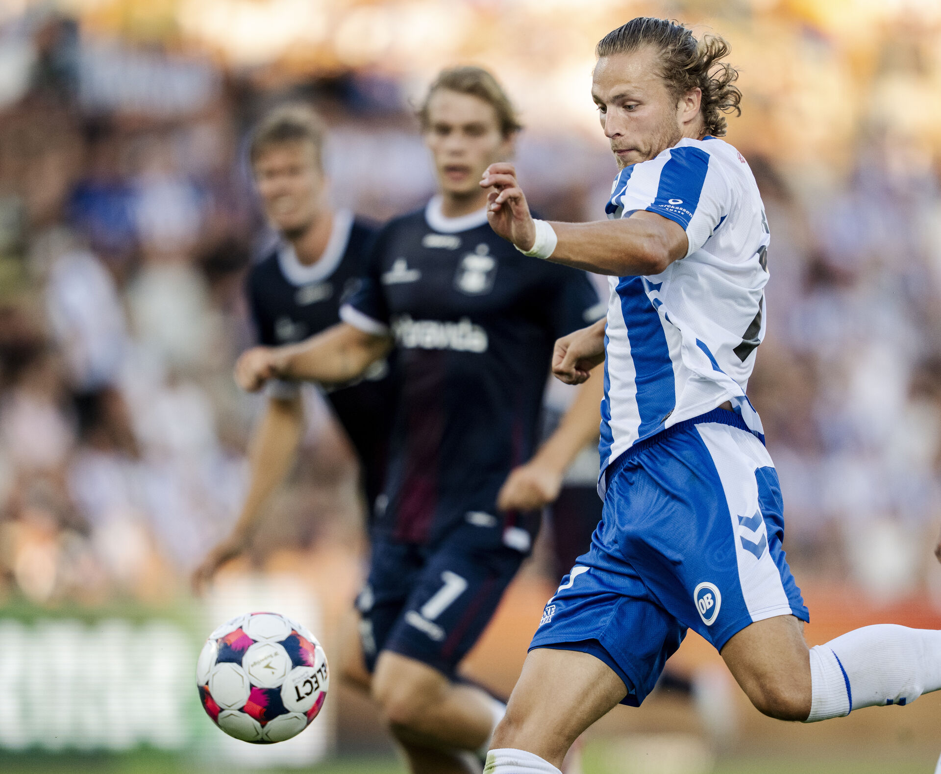 Superliga-stjerne spiller kamp lige til Youtube foto