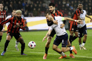 patrick-mortensen-martin-erlic-philip-billing-fcm-agf-fc-midtjylland-superligaen