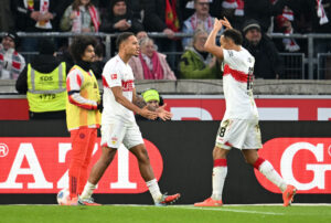 Nikolas Nartey fejrer en scoring for VfB Stuttgart