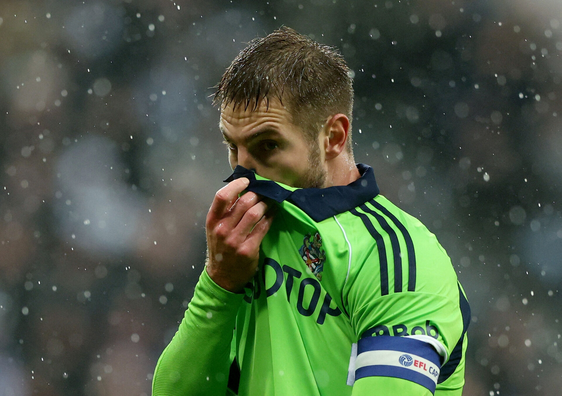 Av, av, av: Dansk anførers finger går af led foto