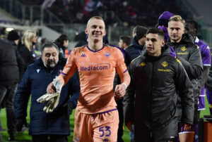 Oliver Christensen smiler efter en Fiorentina-kamp