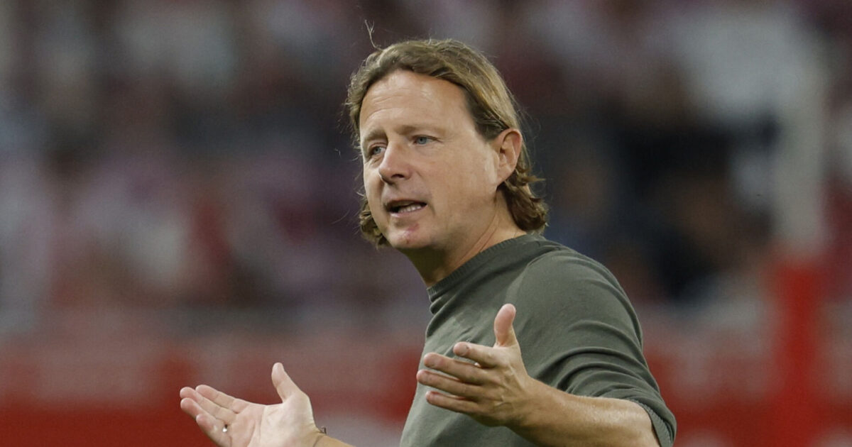 Henriksen ligner en færdig mand: Tilliden er væk Foto: Heiko Becker/REUTERS