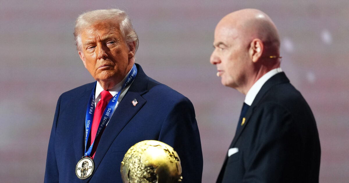 Plastikmænd og fredspris fra Temu – fodbolden er døende Foto: Jia Haocheng TPX IMAGES OF THE DAY/REUTERS