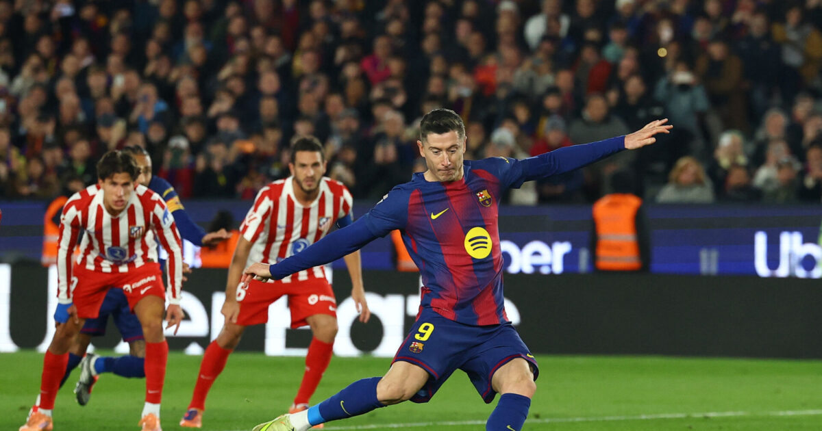 Medie: AC Milan vil bytte sig til Lewandowski Foto: Albert Gea / Reuters / Ritzau Scanpix