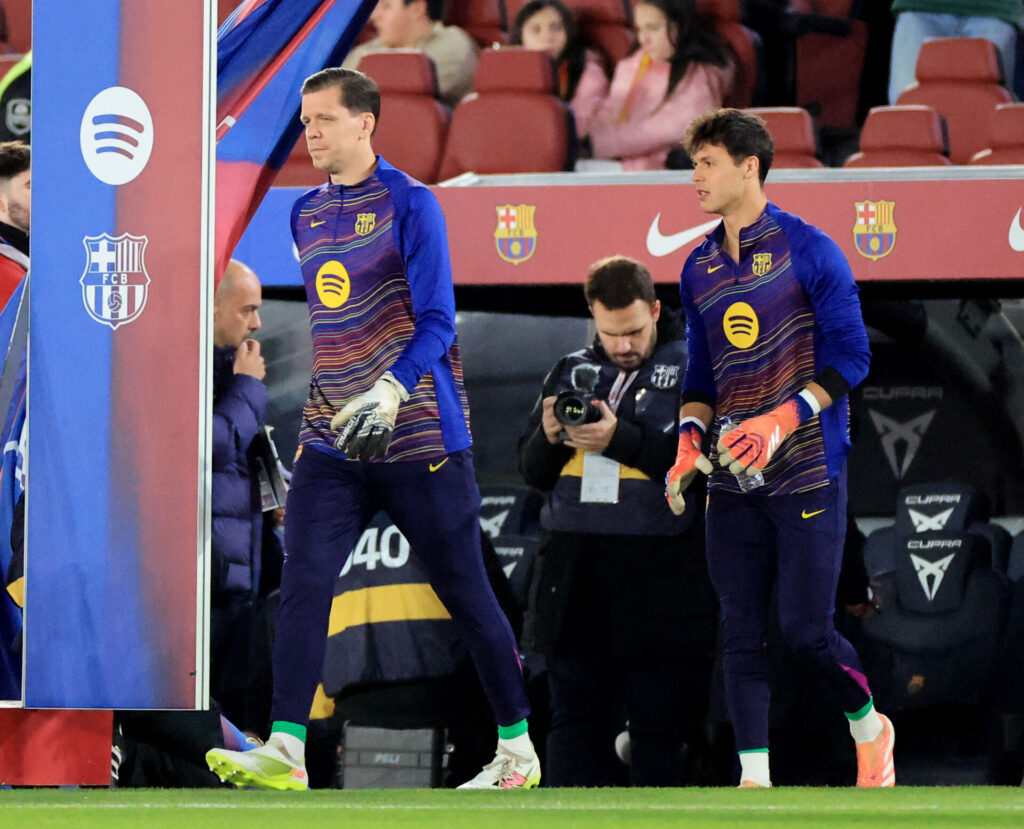 Wojciech Szczesny på vej på banen.