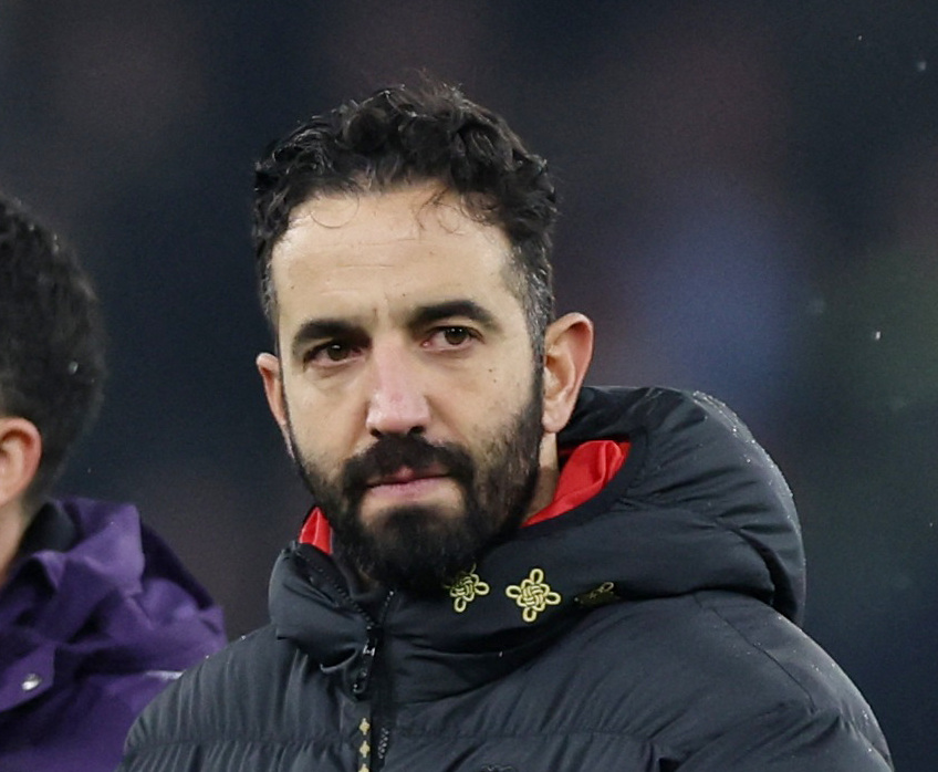 Amorim med surt ansigt