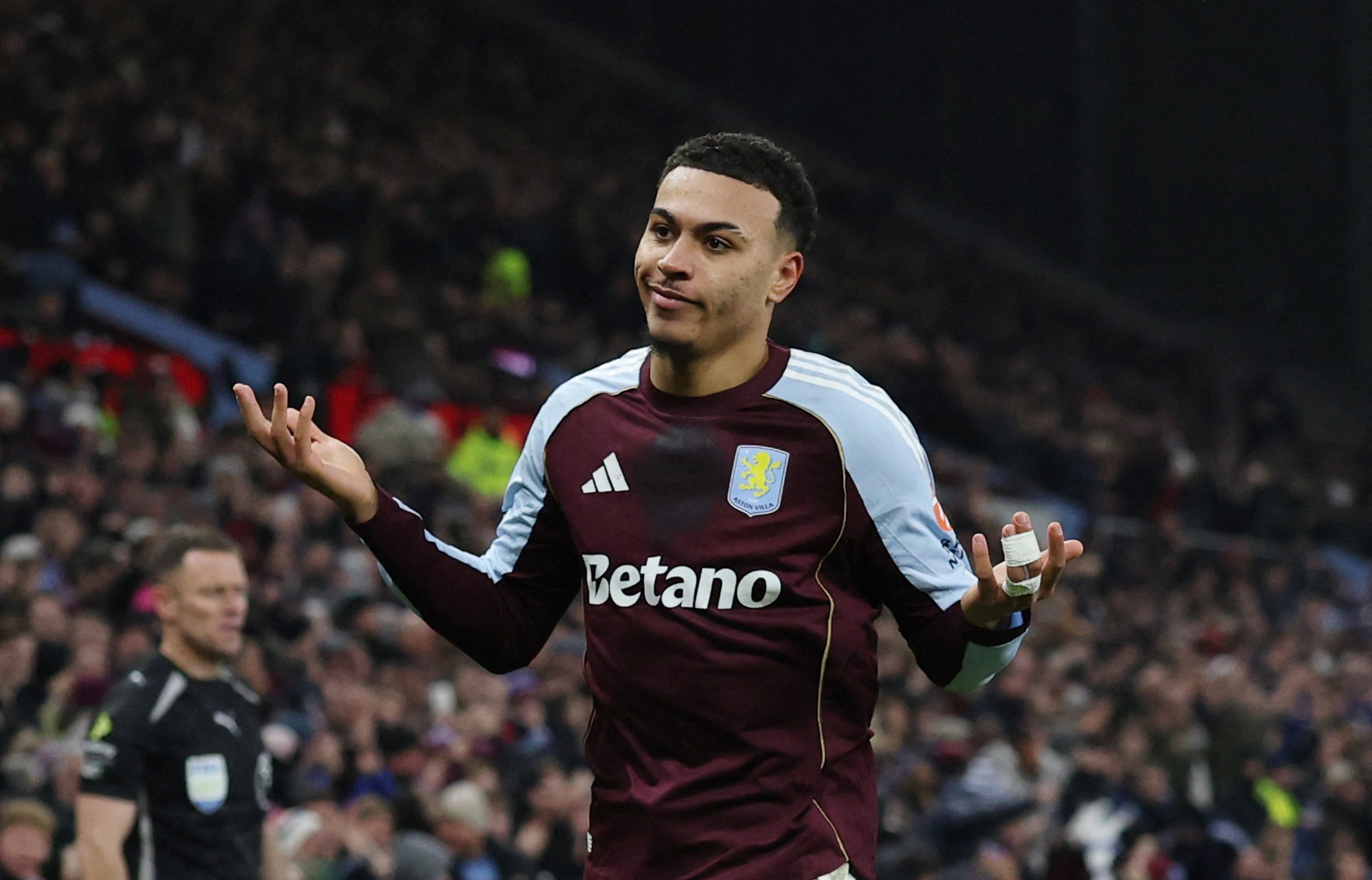 Seriøs titelkandidat? Uovervindelige Villa besejrer United foto