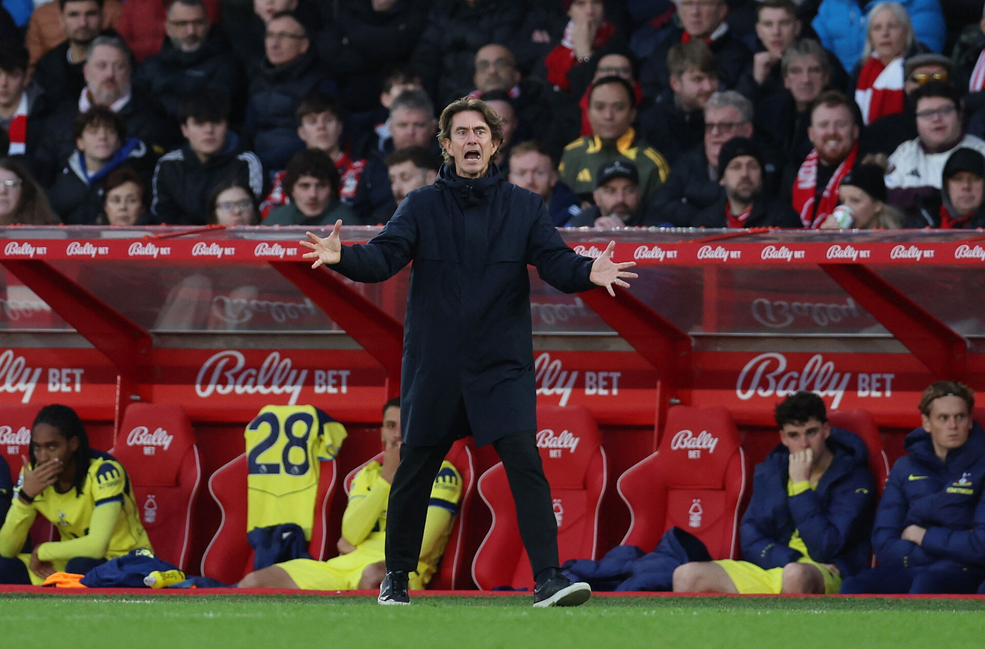 To mand tæsker Thomas Franks Tottenham foto