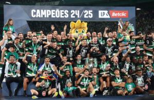 Sporting CP, der fejrer det portugisiske mesterskabet 2024/2025.