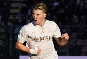 Rasmus Højlund var på pletten for Napoli søndag mod Cremonese