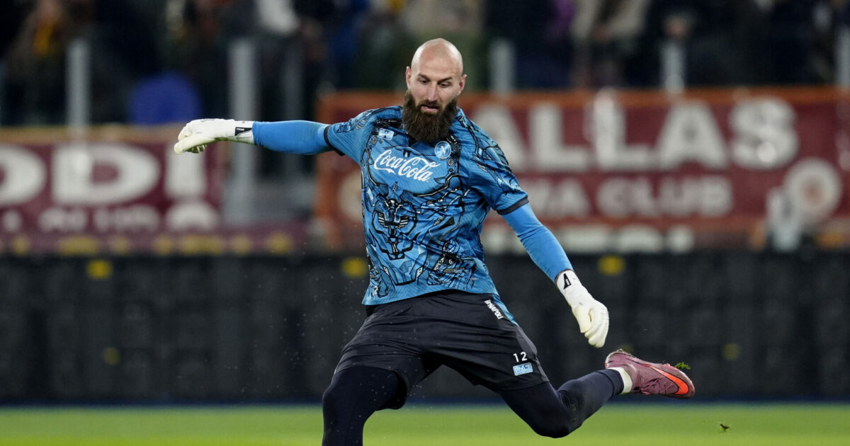 Keeper spøger efter straffe-scoring: Bedre end matchvinderen Foto: Matteo Ciambelli/REUTERS