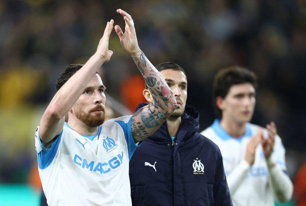 Pierre-Emile Højbjerg klapper efter en kamp for Marseille