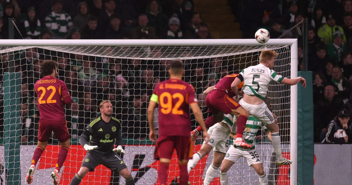 FCM’s banemænd skyder Schmeichel i sænk Foto: Action Images via Reuters/Lee