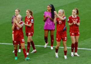 Kvindelandsholdet klapper