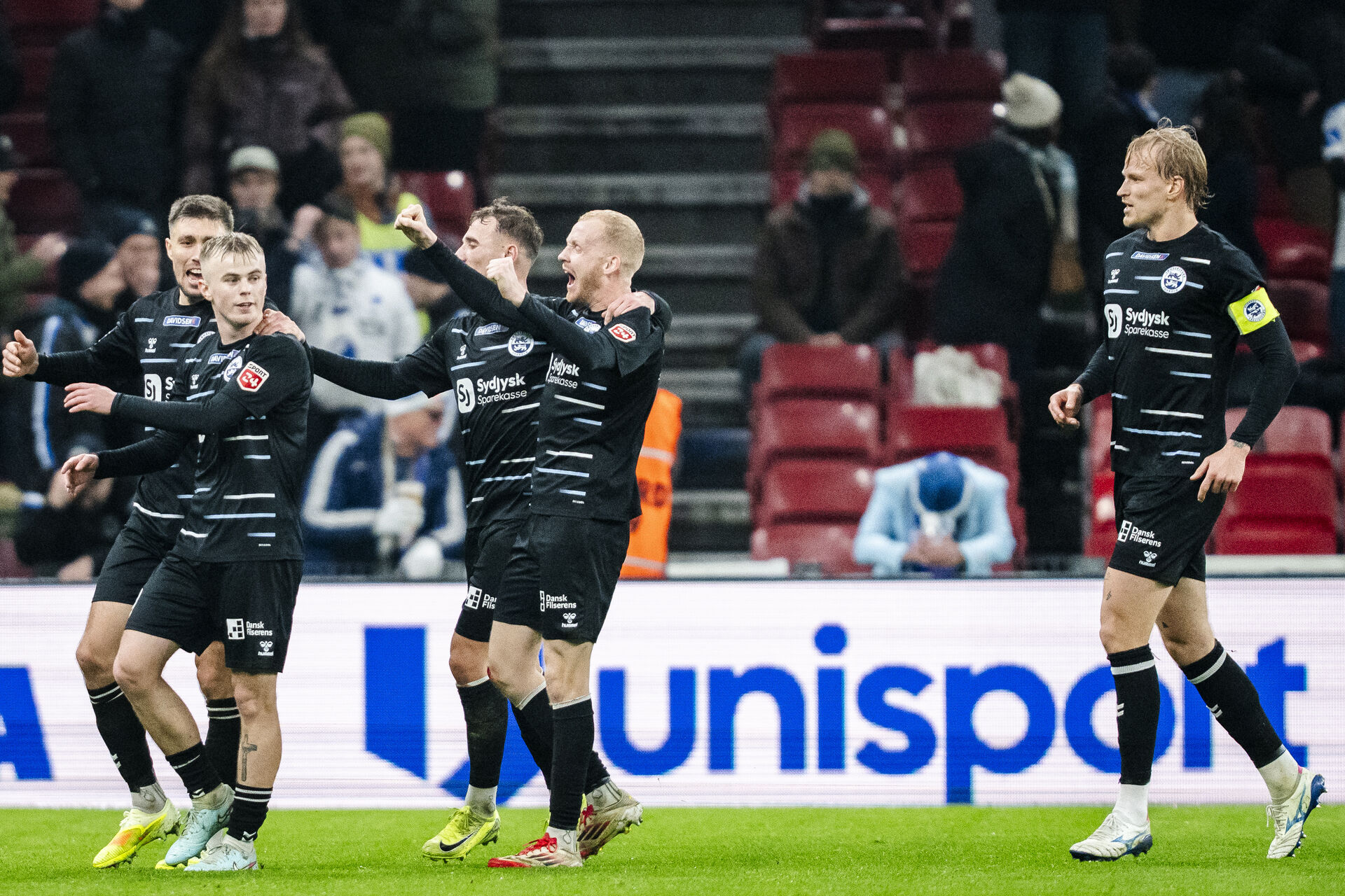 Historisk sejr skaber ekstase i Sønderjyske: Det er fucking fedt foto