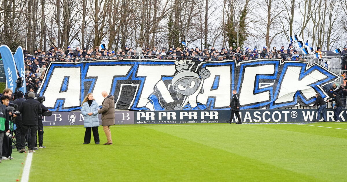 Pyro, stoffer og halsedisse: FCK-tilhænger sigtet i Aarhus Foto: Bo Amstrup/Ritzau Scanpix