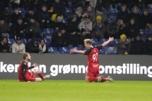 Oscar Buch fejrer sin scoring mod Brøndby IF.