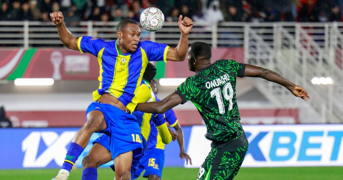 Onuachu og Nigeria i problemer mod AaB-angribers Tanzania Foto: Abdel Majid BZIOUAT 