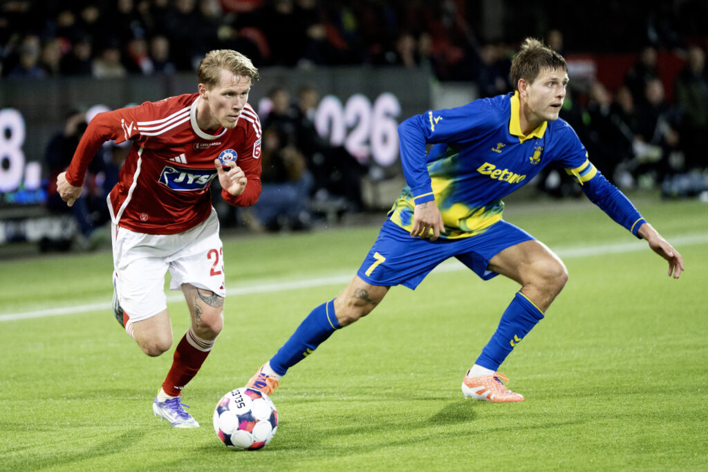 tonni-adamsen-transfers-nicolai-vallys-superligaen-silkeborg-if-sif-