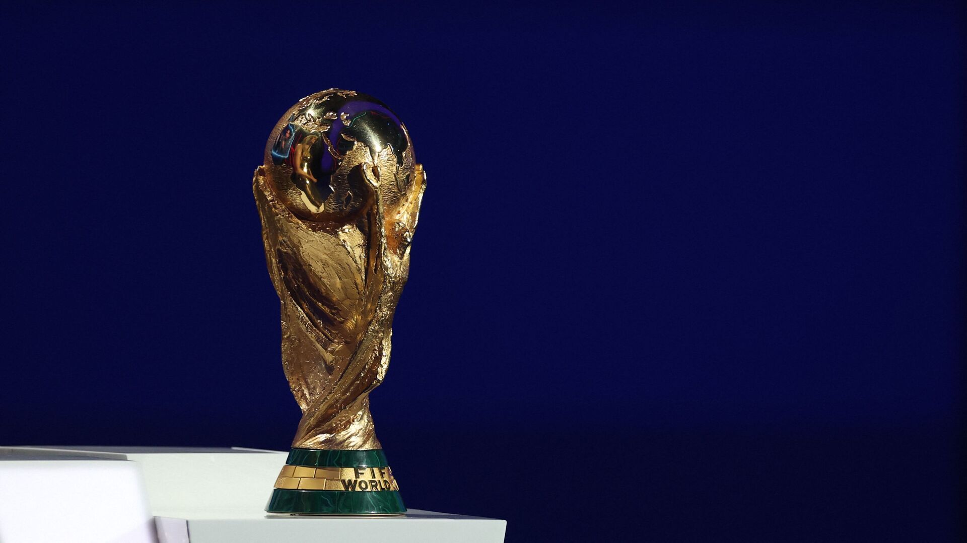 Klatøjede roligans: Sådan sendes Danmarks VM-kampe foto